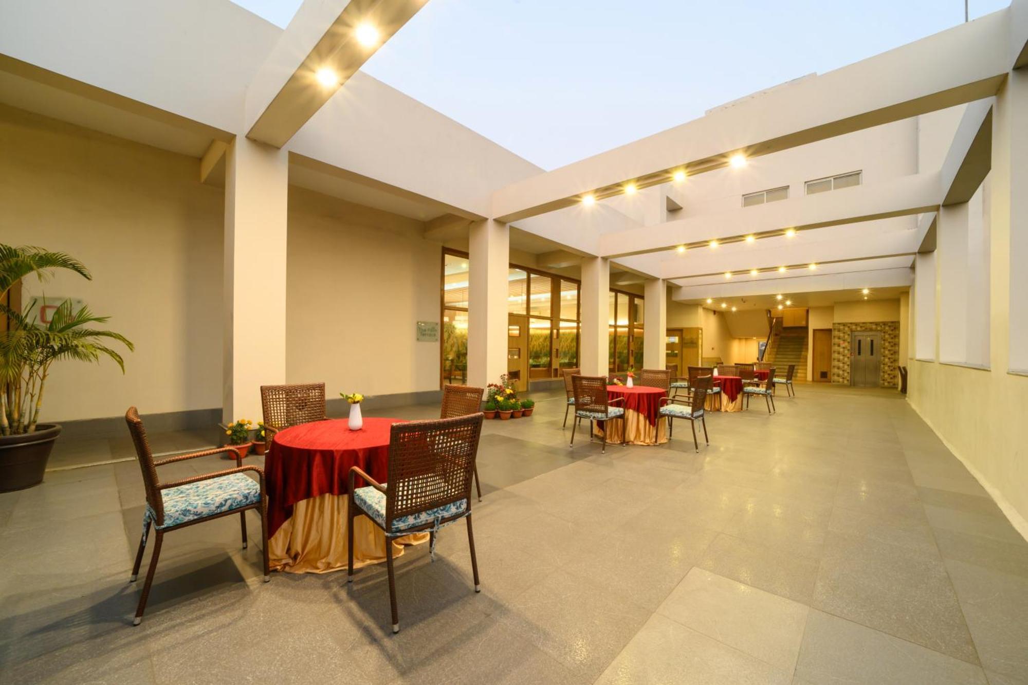 Hotel Sinclairs Burdwan Exteriér fotografie