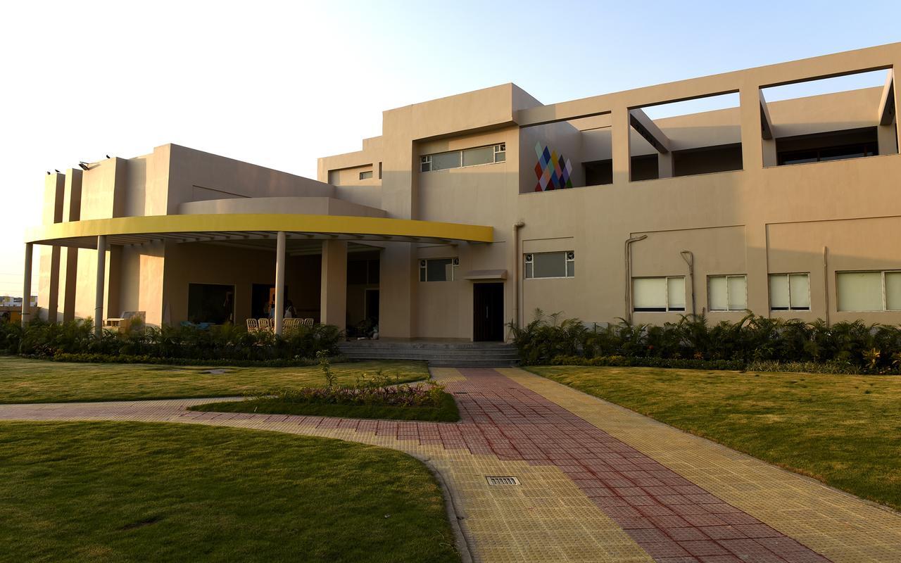 Hotel Sinclairs Burdwan Exteriér fotografie